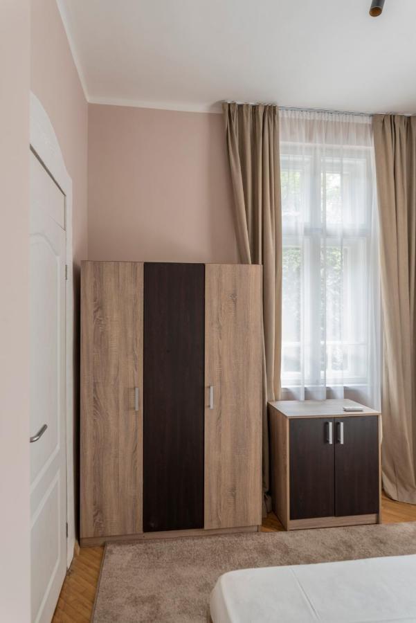 Luxury Vitosha Boulevard Apartment Sofia